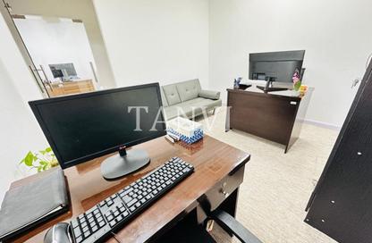 Office Space - Studio - 1 Bathroom for rent in Fatima Mohammad Ahmad Bin Suleiman Building - Al Raffa - Bur Dubai - Dubai