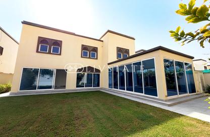 Villa - 3 - 4 for sale in District 8 - Jumeirah Park - Dubai Villa - 3 - 4 for sale in District 8 - Jumeirah Park - Dubai