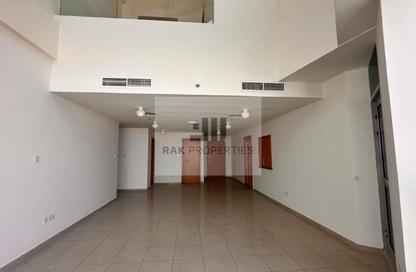 Apartment - 4 Bedrooms - 6 Bathrooms for rent in Julphar Residential Tower - Julphar Towers - Al Nakheel - Ras Al Khaimah