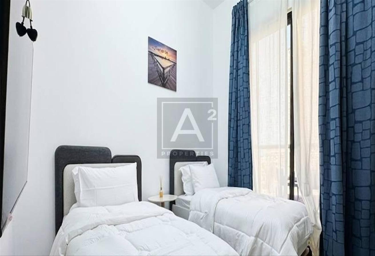 POOL VIEW | FULLY FURNISHED | PRIME LOCATION photo 6