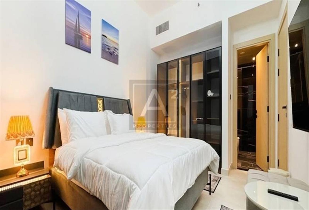 POOL VIEW | FULLY FURNISHED | PRIME LOCATION photo 4