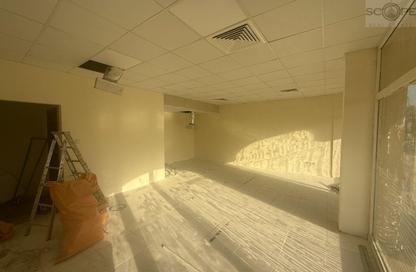 Shop - Studio - 1 Bathroom for rent in Building Q01 - France Cluster - International City - Dubai
