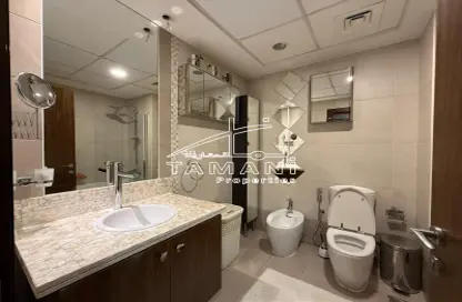 شقة - 2 غرف نوم - 3 حمامات للايجار في F برج - الأبراج الإدارية - الخليج التجاري - دبي