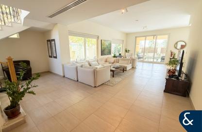 Villa - 4 - 5 for rent in District 9 - Jumeirah Park - Dubai