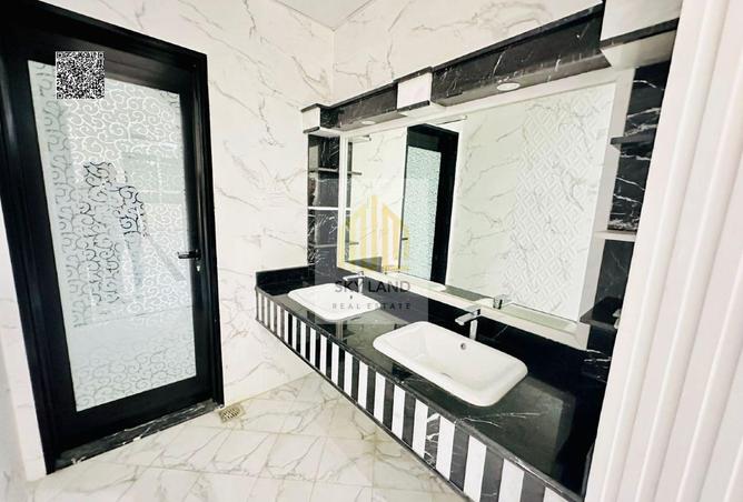 64040918 - Property Image 3