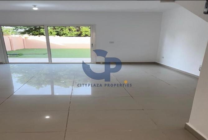 73123302 - Property Main Image