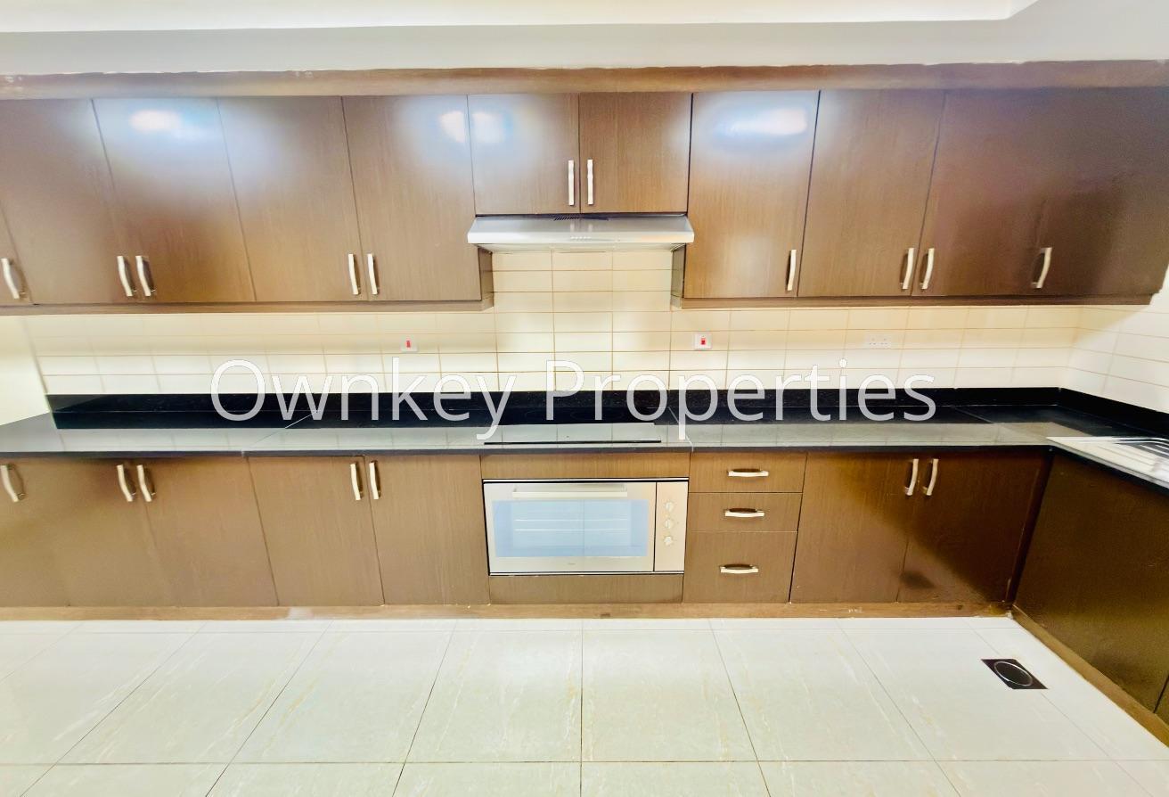 Spacious 3BHK | Maid Room | Close to Metro photo 8