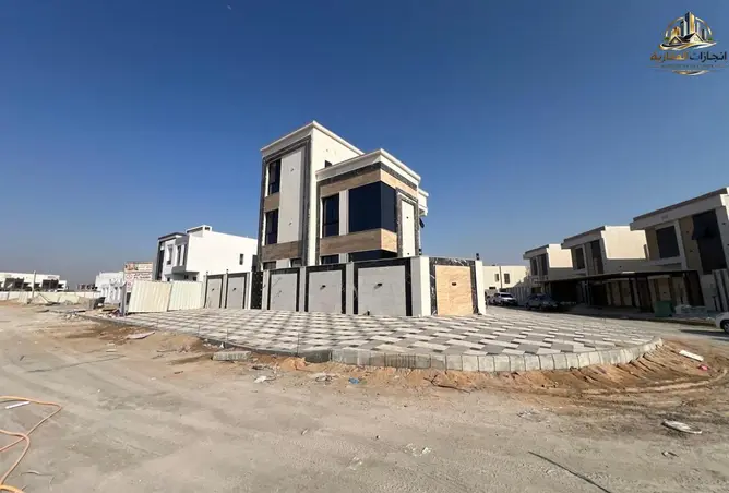 155588362 - Property Image 3