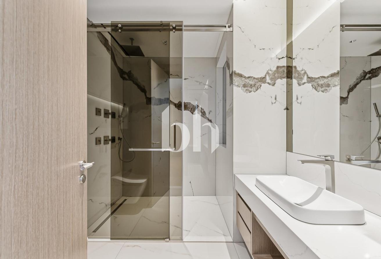 Brand New Luxury 4BR + Maid The S Tower photo 19
