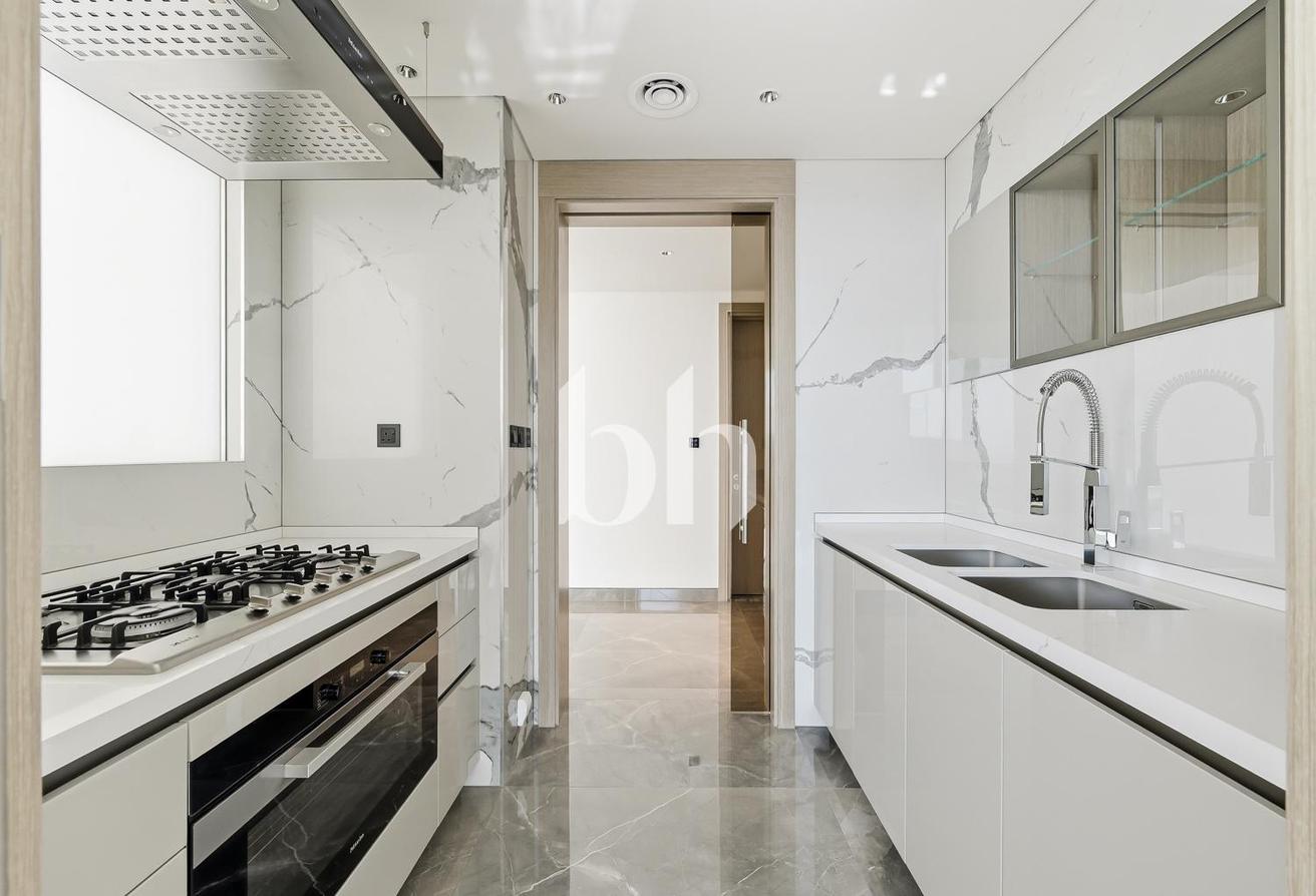 Brand New Luxury 4BR + Maid The S Tower photo 20