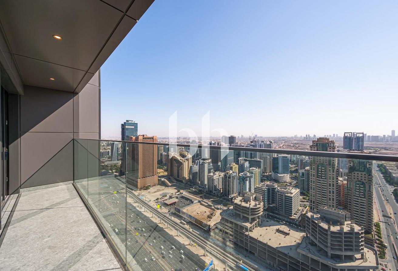 Brand New Luxury 4BR + Maid The S Tower photo 9