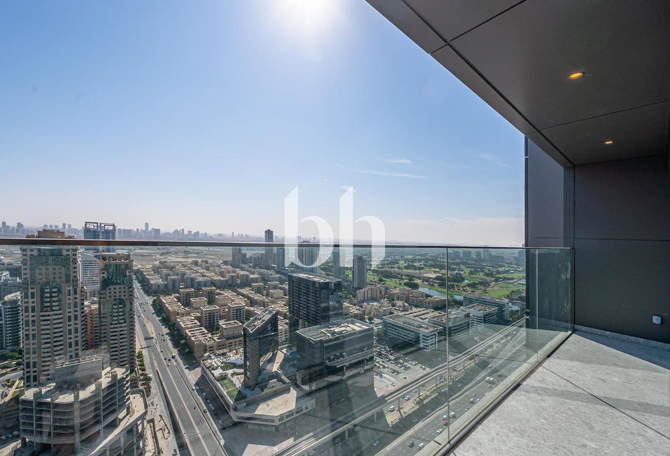 Brand New Luxury 4BR + Maid The S Tower photo 3