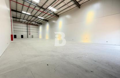 Warehouse - Studio for rent in Phase 1 - Dubai Investment Park (DIP) - Dubai