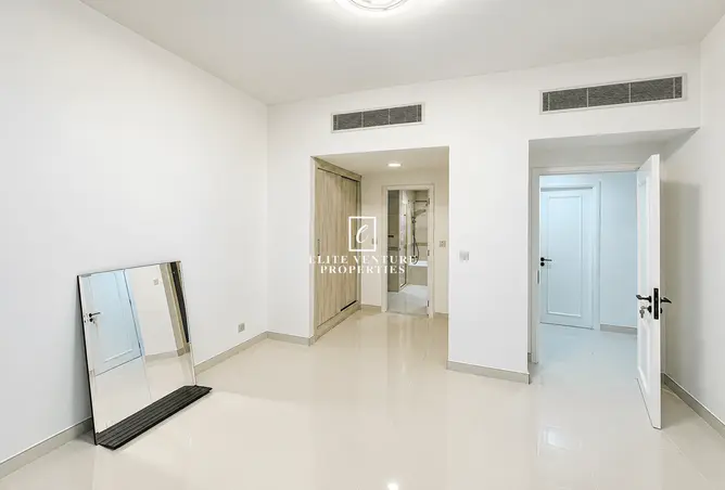 145504121 - Property Image 3