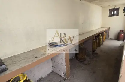 سكن عمال - استوديو - 8 حمامات للايجار في المنطقة الصناعية رقم 4 - المنطقة الصناعية بالشارقة - الشارقة