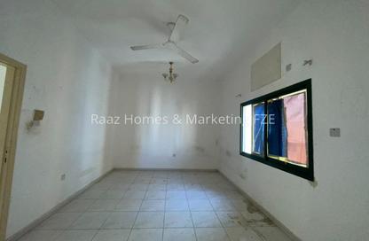 Apartment - 2 - 2 for rent in Al Nabaa Building - Al Naba'ah - Al Sharq - Sharjah