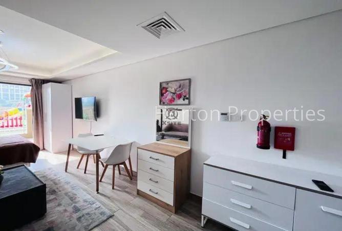 100402984 - Property Image 2