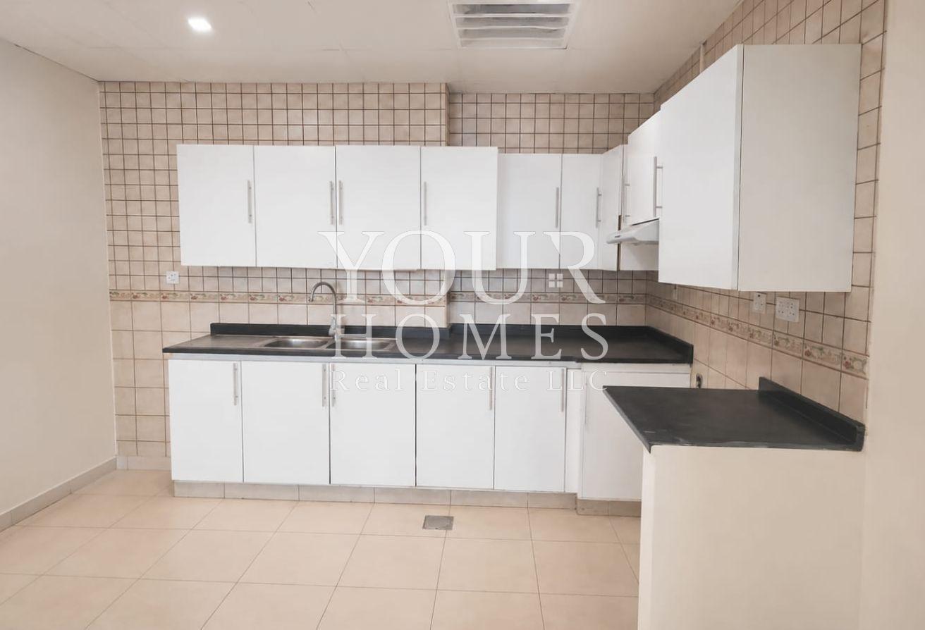 Spacious 2BHK | Chiller Free | High Floor photo 4