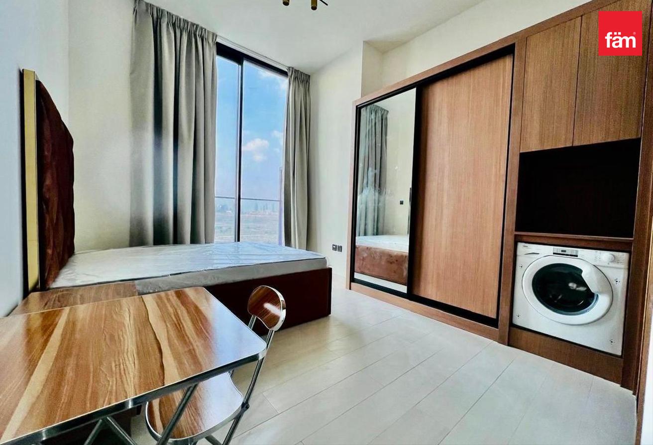 Fully Furnished Studio, Maintained APT photo 9