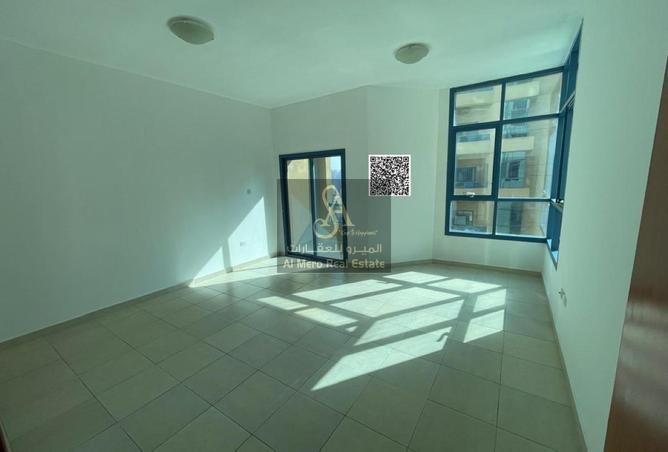 Spacious 3 Bedroom Apartment with Maid's Room for