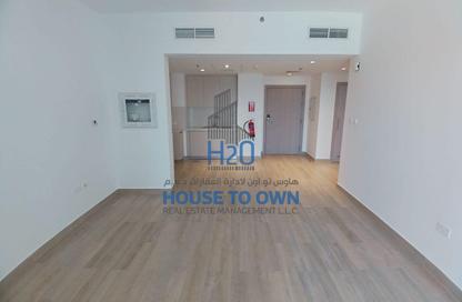 Apartment - 1 Bedroom - 2 Bathrooms for rent in Waters Edge - Yas Island - Abu Dhabi