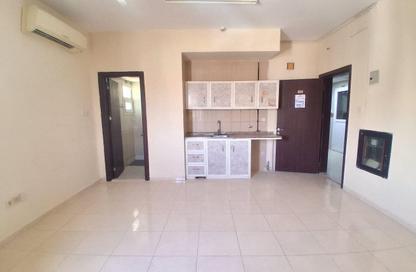 Apartment - Studio - 1 Bathroom for rent in Fire Station Road - Muwaileh - Sharjah
