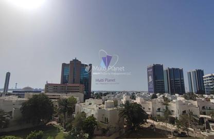 Apartment - 3 Bedrooms - 4 Bathrooms for rent in Cornich Al Khalidiya - Al Khalidiya - Abu Dhabi