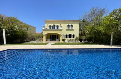 Villa - 4 Bedrooms - 5 Bathrooms for rent in District 6 - Jumeirah Park - Dubai