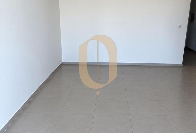 Spacious Layout | Elegant Finish | Ready Home photo 3