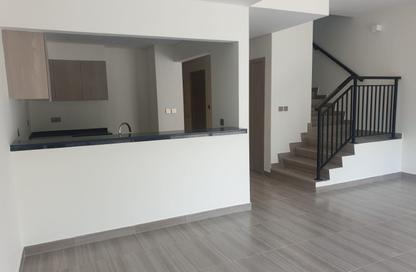 Townhouse - 4 - 3 for rent in Topanga - The Park Villas - Damac Hills - Dubai