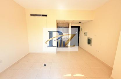 Apartment - Studio - 1 for rent in Fire Station Road - Muwaileh - Sharjah