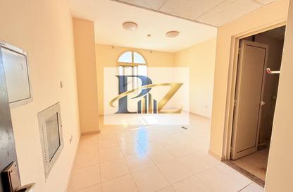 Apartment - Studio - 1 for rent in Fire Station Road - Muwaileh - Sharjah