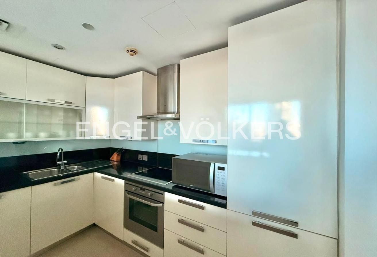 Exclusive I High Floor I Furnished photo 4