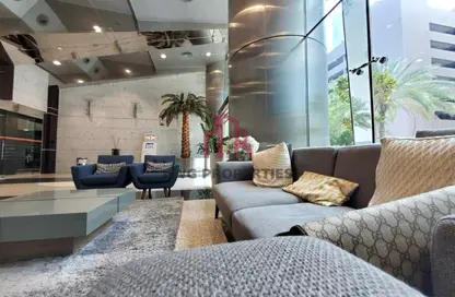 شقة - 2 غرف نوم - 2 حمامات للايجار في برج توينتي فرست سينشري - شارع الشيخ زايد - دبي