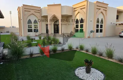 Villa - 3 Bedrooms - 5 Bathrooms for rent in Al Aweer 1 - Al Aweer - Dubai