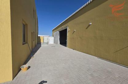 Warehouse - Studio - 1 for rent in Seih Al Bana - Ras Al Khaimah