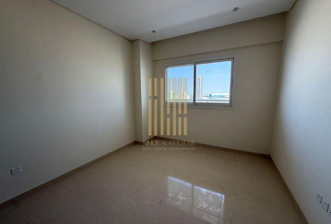 84072107 - Property Image 3