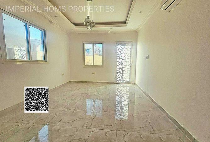 98240110 - Property Image 3