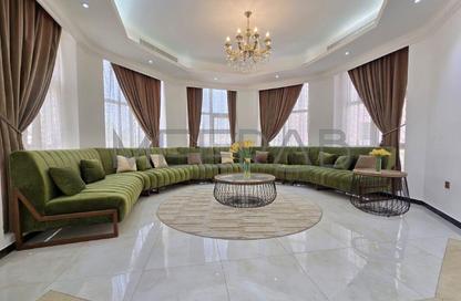 Villa - 5 Bedrooms - 6 Bathrooms for rent in Nad Al Sheba 4 - Nad Al Sheba - Dubai Villa - 5 Bedrooms - 6 Bathrooms for rent in Nad Al Sheba 4 - Nad Al Sheba - Dubai