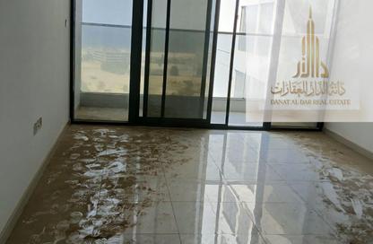 Apartment - 2 - 3 for rent in Corniche Tower - Ajman Corniche Road - Ajman