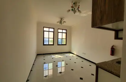 شقة - 1 حمام للايجار في فلل الروضة 3 - 3 الروضة - الروضة - عجمان شقة - 1 حمام للايجار في فلل الروضة 3 - 3 الروضة - الروضة - عجمان