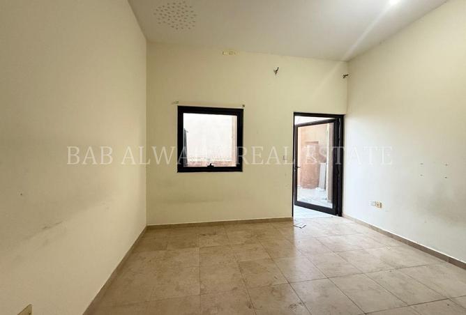 127028945 - Property Main Image