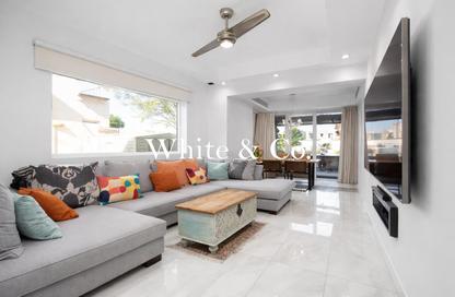 Villa - 3 Bedrooms - 4 Bathrooms for sale in Springs 10 - The Springs - Dubai
