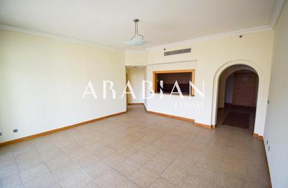 Apartment - 2 Bedrooms - 2 Bathrooms for sale in Al Habool - Shoreline Apartments - Palm Jumeirah - Dubai