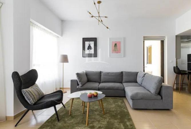 Upgraded unit | Sea View | Vacant
