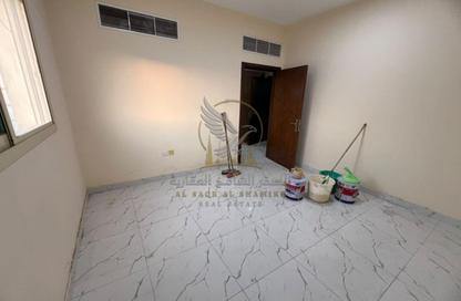 Apartment - 1 - 1 for rent in Al Qulayaa Building - Al Qulaya'ah - Al Sharq - Sharjah Apartment - 1 - 1 for rent in Al Qulayaa Building - Al Qulaya'ah - Al Sharq - Sharjah