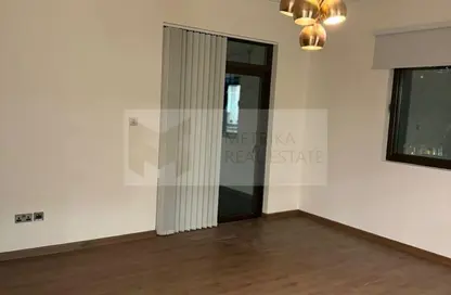 شقة - 2 غرف نوم - 3 حمامات للايجار في كمون 2 - كمون - دبي القديمة - وسط مدينة دبي - دبي