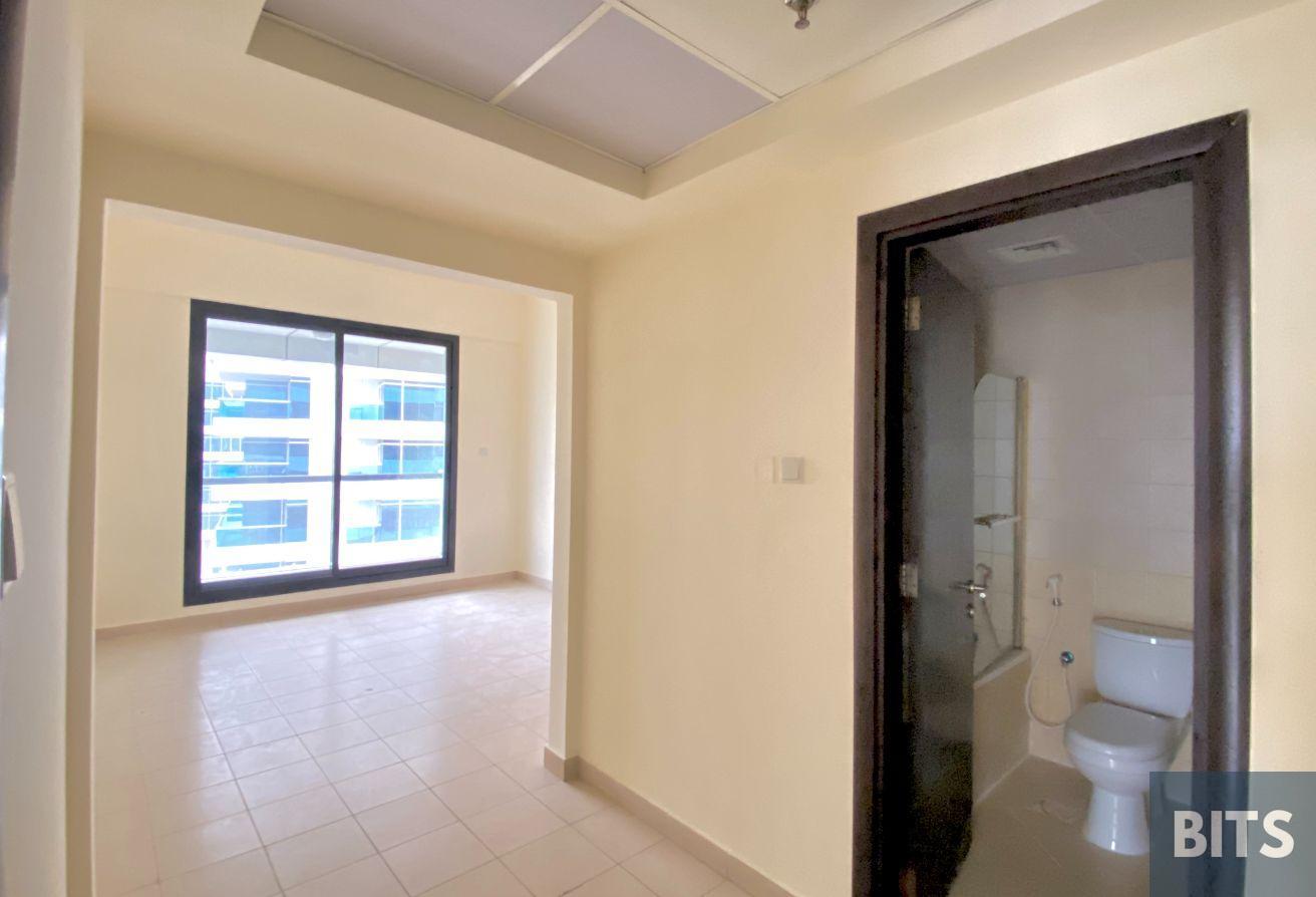 2 Bedrooms | Mid Floor | Ready To Move photo 11