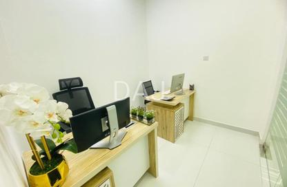 Office Space - Studio - 1 Bathroom for rent in Red Avenue - Al Garhoud - Dubai
