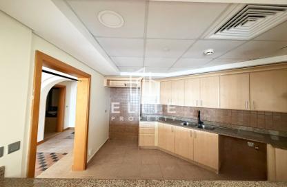 Apartment - 2 Bedrooms - 3 Bathrooms for rent in Al Habool - Shoreline Apartments - Palm Jumeirah - Dubai